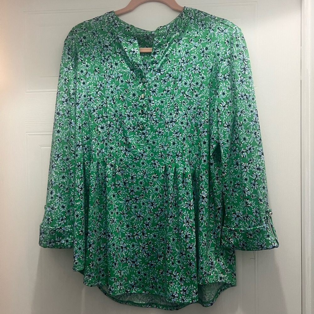 Kim Rogers Floral Green Women's Henley Excellent Used Condition